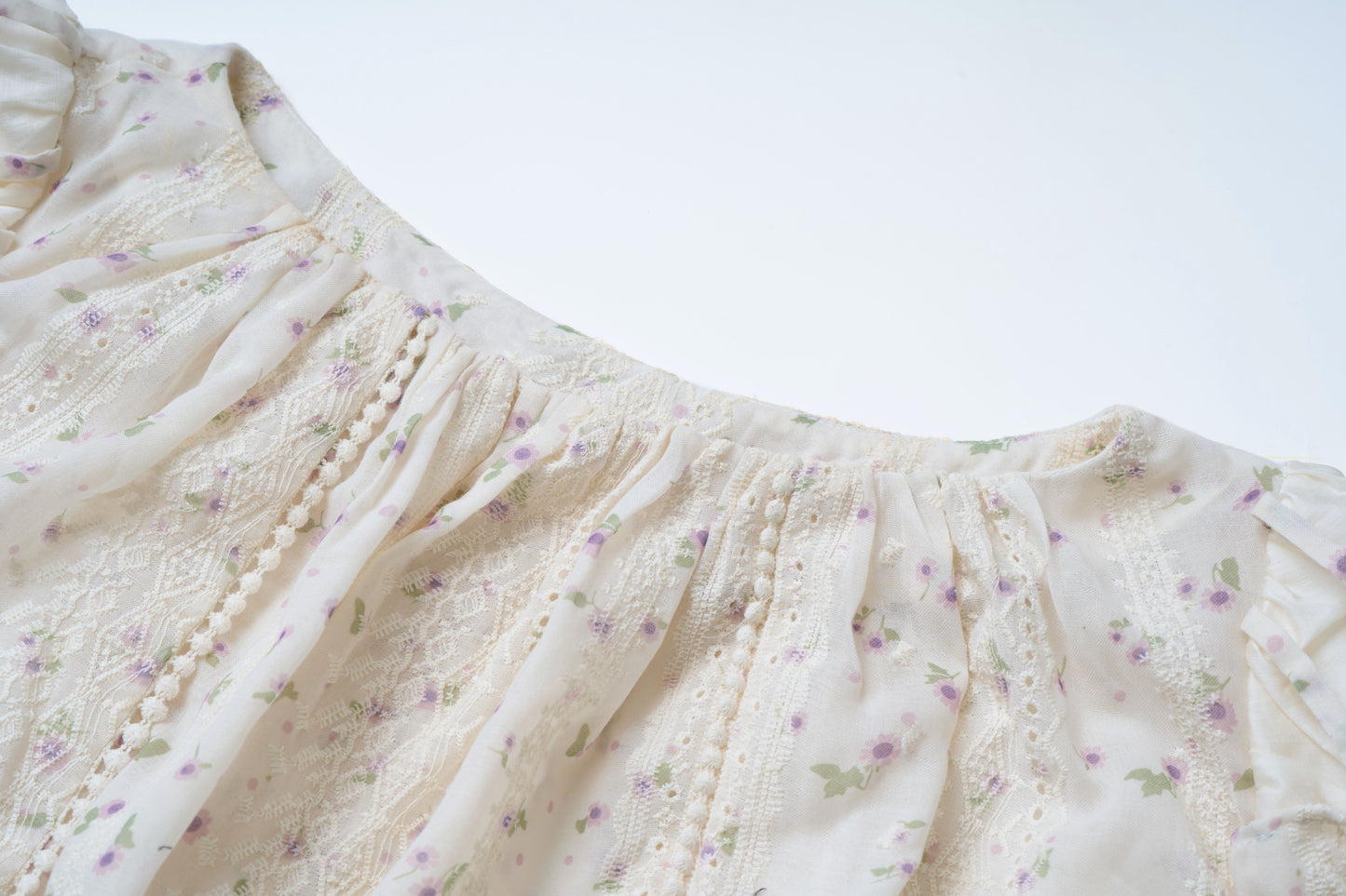 MOONFLOWER TOP (DAISY PURPLE PRINT)