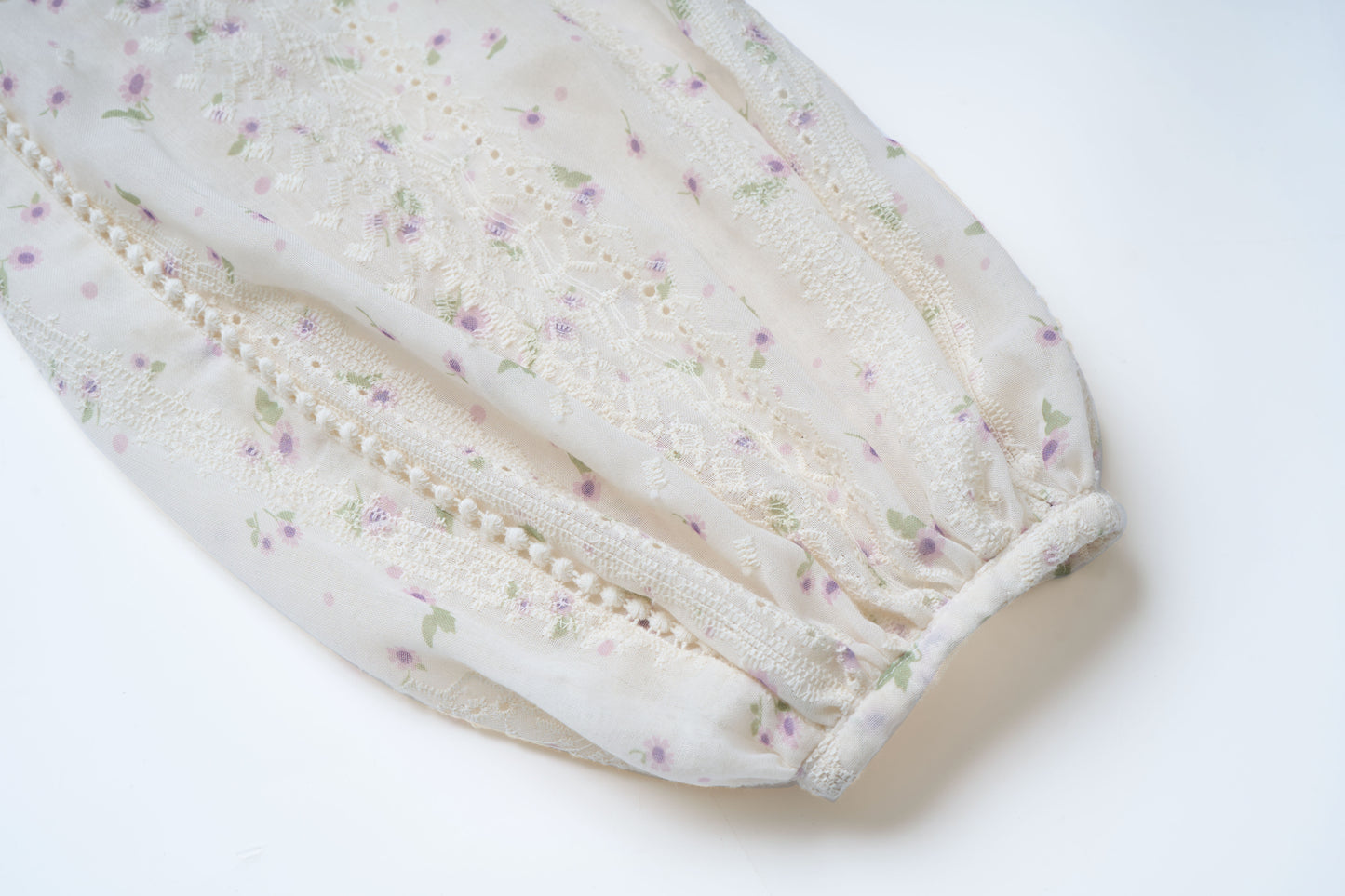 MOONFLOWER TOP (DAISY PURPLE PRINT)