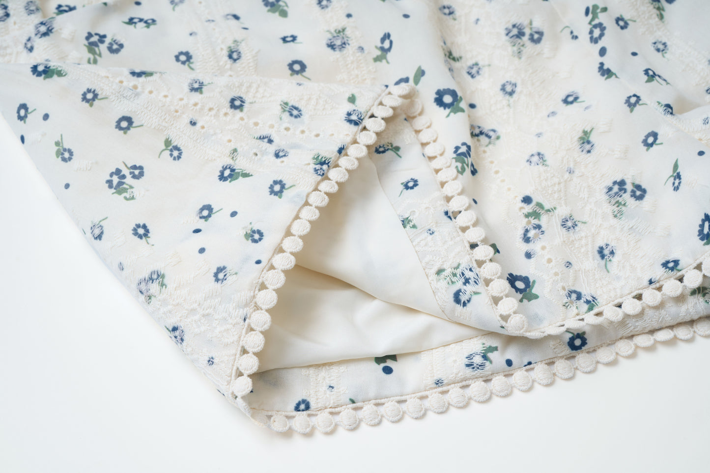 MOONFLOWER SHORT (DAISY BLUE PRINT)