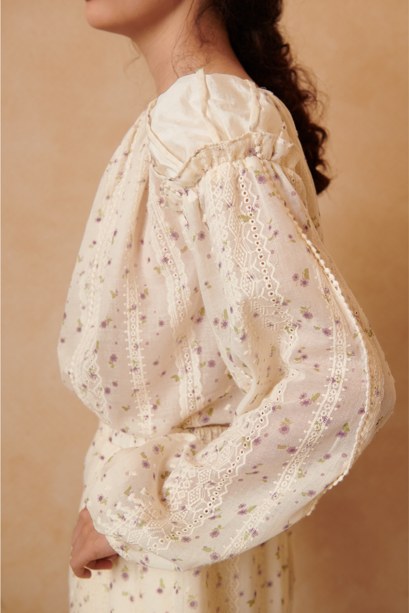 MOONFLOWER TOP (DAISY PURPLE PRINT)